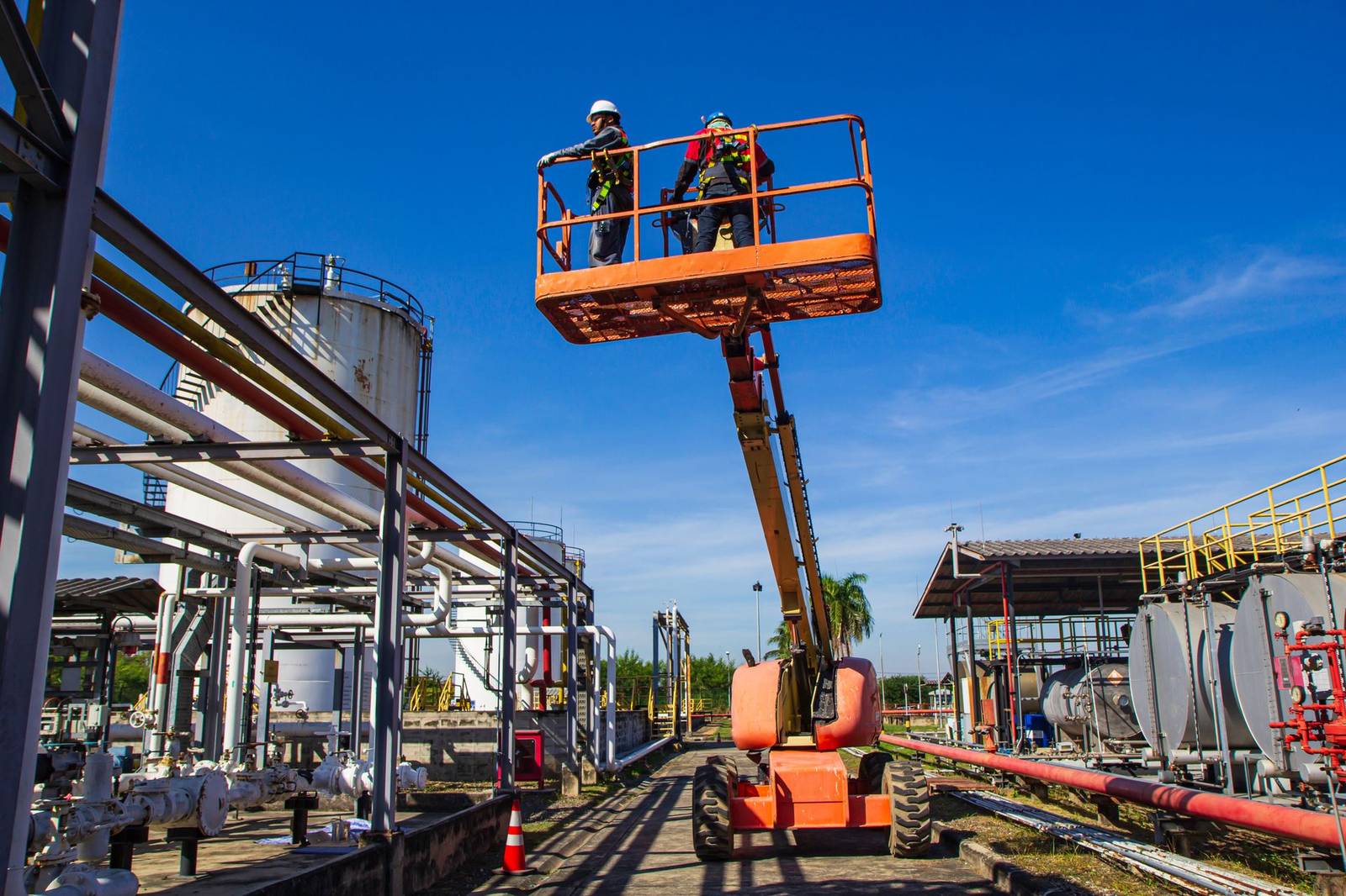 Aerial & Scissor Lift Certification & Training - on-site OSHA safety training